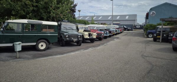 Landrover 109 Series II 6 cilinder benzine