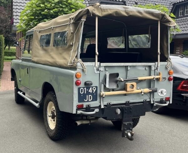 Landrover 109 Series II 6 cilinder benzine