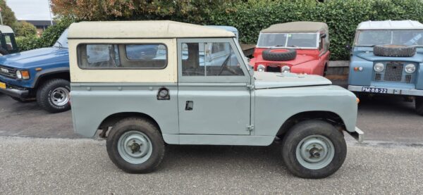 Landrover 88 Series IIa benzine 1964
