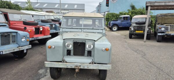 Landrover 88 Series IIa benzine 1964