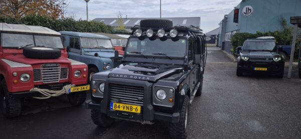 Landrover 130 Crewcab NIEUWE motor