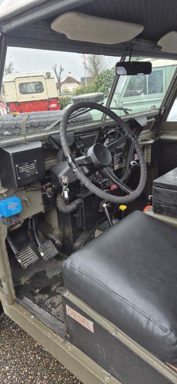 20260109_123425 Landrover 88 Light Weight 1975