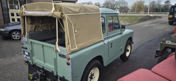Landrover 88 Series IIa 1968 benzine overdrive VERKOCHT