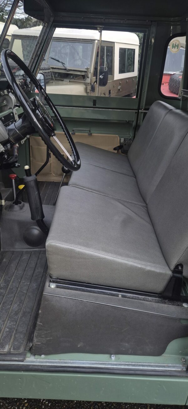 Landrover 88 Series IIa 1968 benzine overdrive VERKOCHT