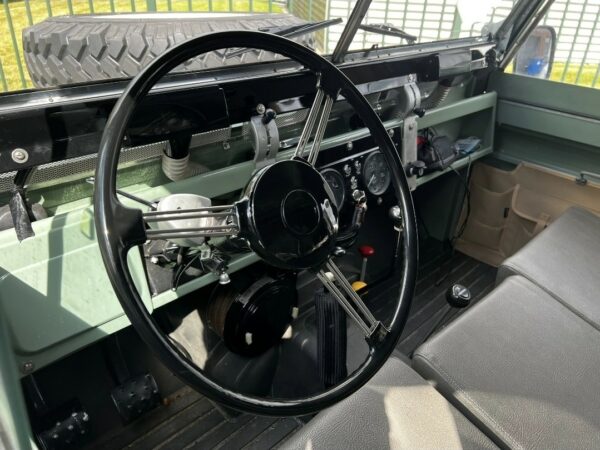 Landrover 88 Series IIa 1968 benzine overdrive VERKOCHT