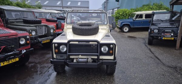 20260602_152554 Landrover One Ten V8 1983