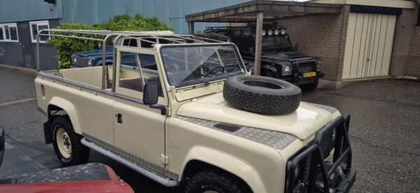 20260602_152606 Landrover One Ten V8 1983
