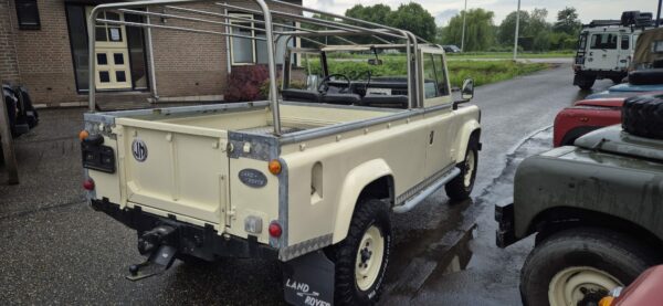 20260602_152644 Landrover One Ten V8 1983