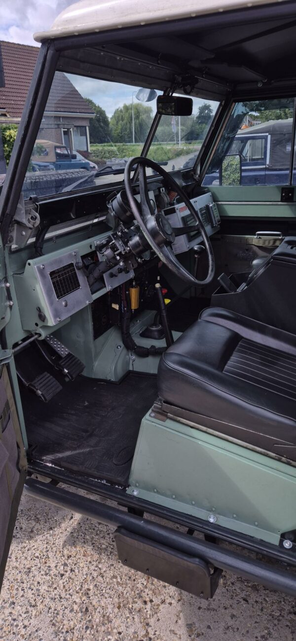 20260820_124416 Landrover 88 benzine series II 1972