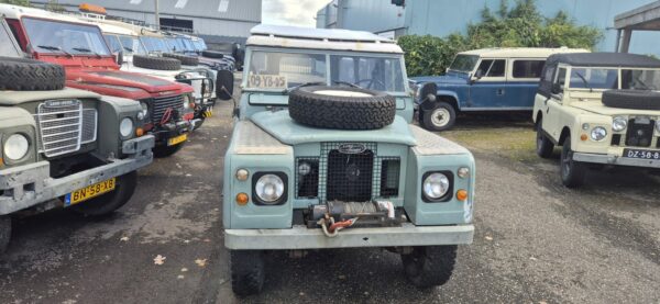 Landrover 88 (Santana) diesel WB vrij 1973
